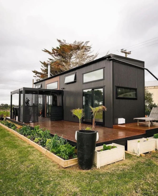 Luxury 40ft Prefab Container House With Easy-Folding Sandwich Panels.