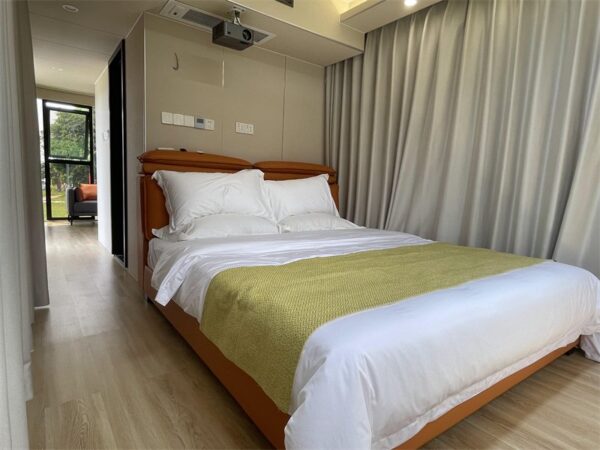 E5 with 1 beds1 bath and 1 balcony - Image 2