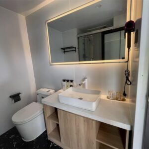 E5 with 2 beds and 1 bath - Image 4