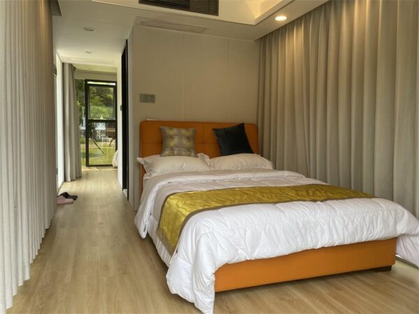 E5 with 2 beds and 1 bath - Image 3